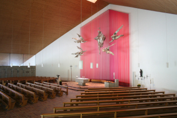 weitere Einzelheiten zum Kirchen- und Altarraum... weitere Einzelheiten zum Kirchen- und Altarraum...