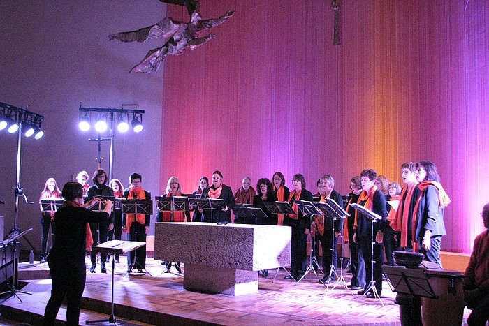 "Quer durch's Repertoire" - Benefizkonzert des Shalomchors am 24.11.2018 in Hl. Engel in Geltendorf "Quer durch's Repertoire" - Benefizkonzert des Shalomchors am 24.11.2018 in Hl. Engel in Geltendorf